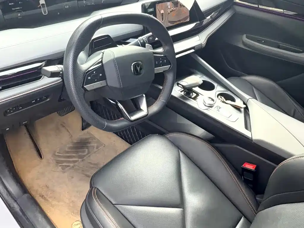 Changan UNI-V 2022 1.5T Luxury