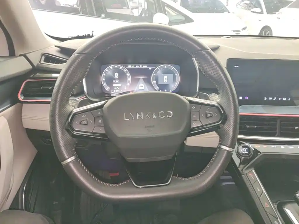 Lynk & Co 06 — миниатюра 11