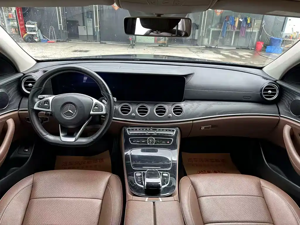 Mercedes-Benz E-Class — миниатюра 6