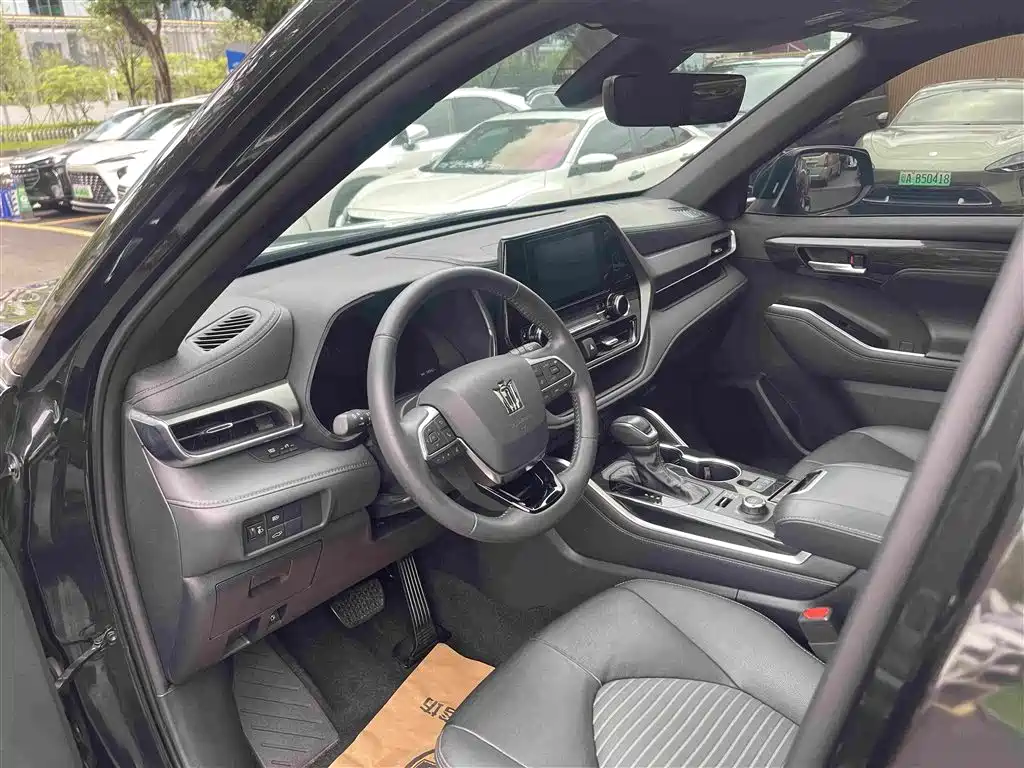 Toyota Crown Kluger — миниатюра 9