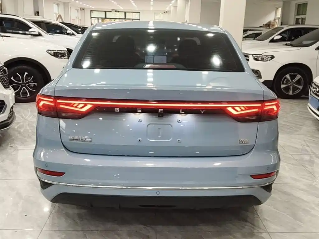 Geely Emgrand — миниатюра 6