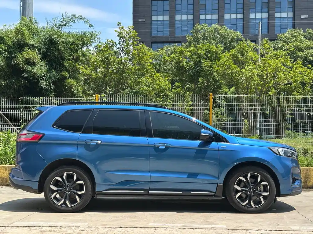Ford Edge — миниатюра 8