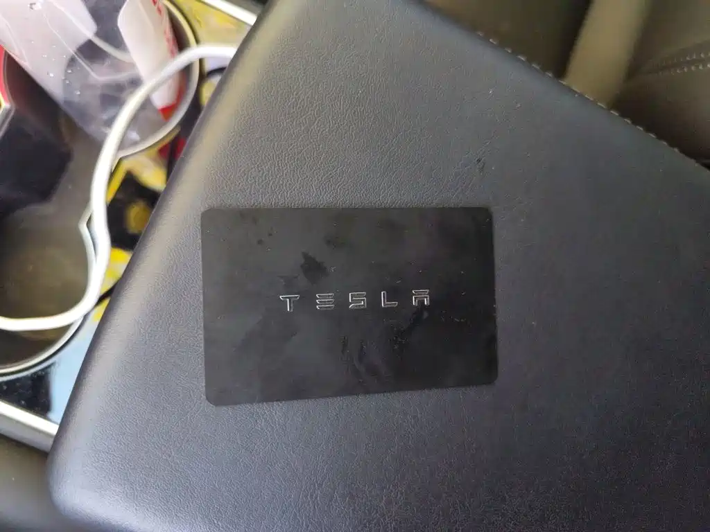 Tesla Model 3 — миниатюра 9