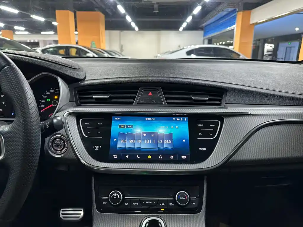 Geely Emgrand GS — миниатюра 11