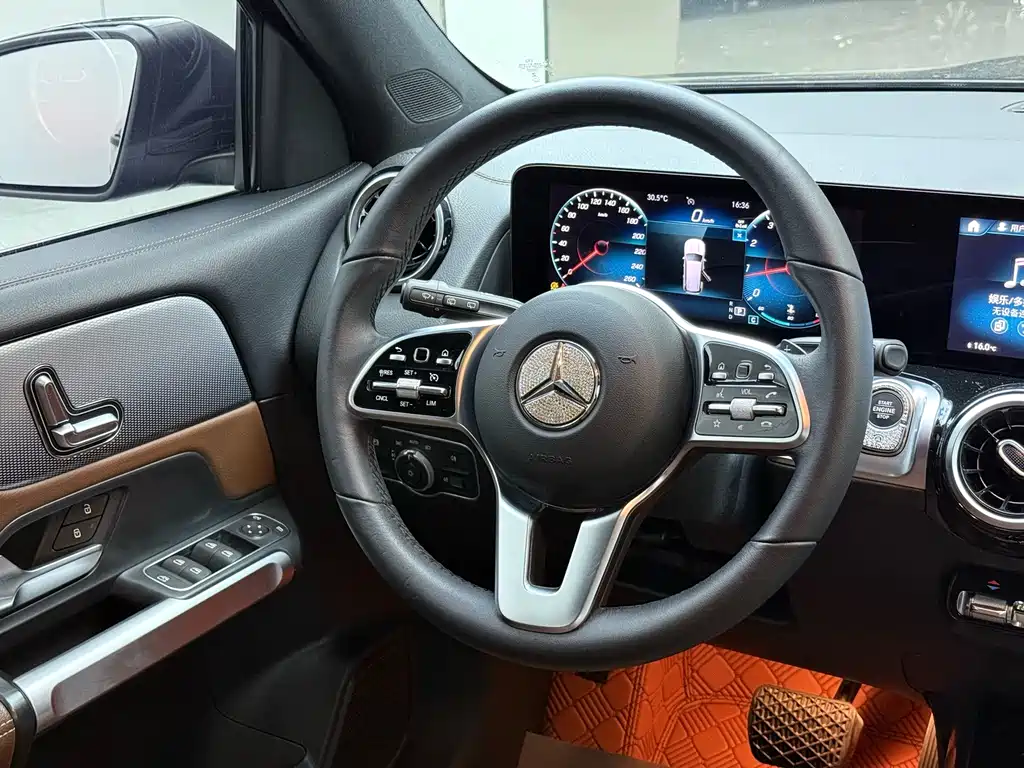 Mercedes-Benz GLB — миниатюра 7