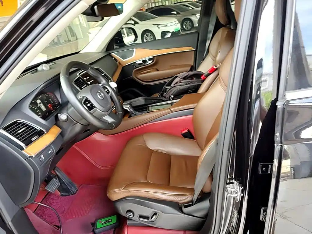 Volvo XC90 — миниатюра 15