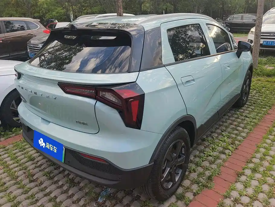 Geely E Firefly E 2022 320KM 4 мест