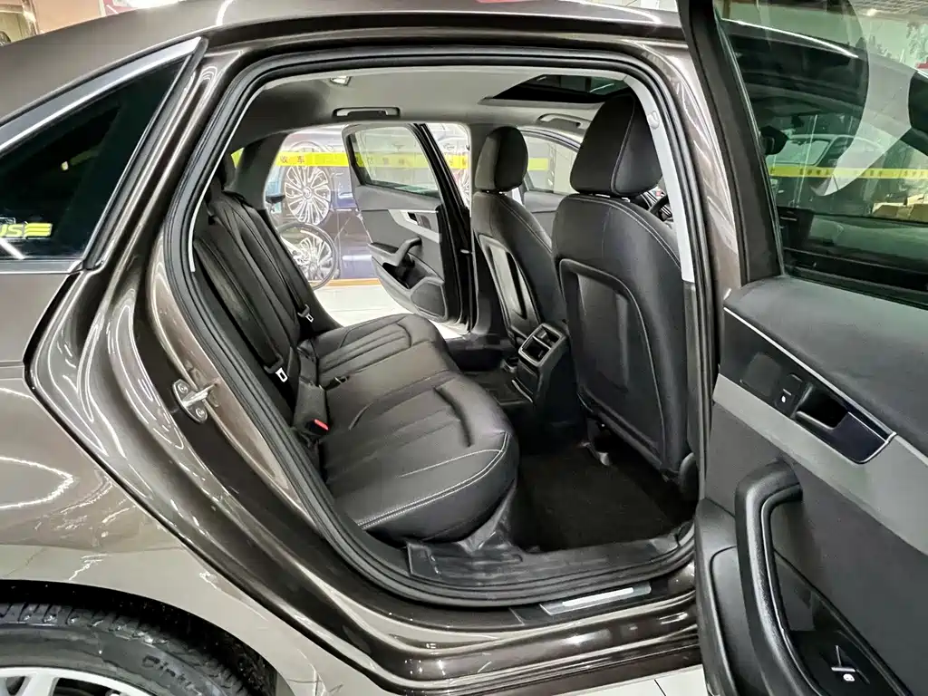 Audi A4L — миниатюра 14