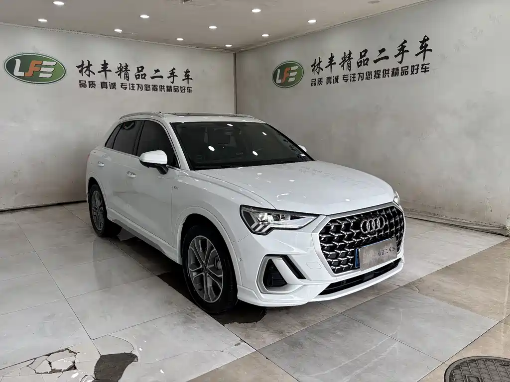 Audi Q3 2025 45 40TFSI Fashion