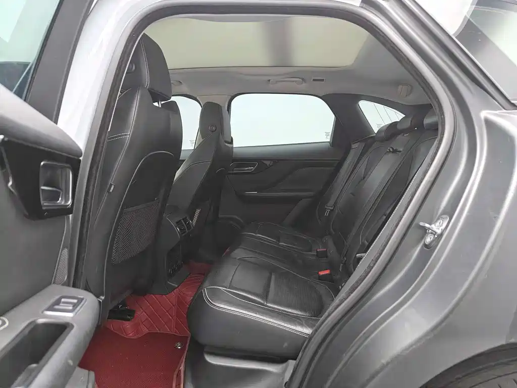 Jaguar F-PACE — миниатюра 10