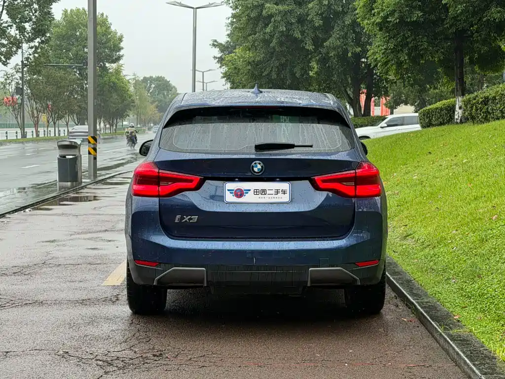 BMW iX3 — миниатюра 5