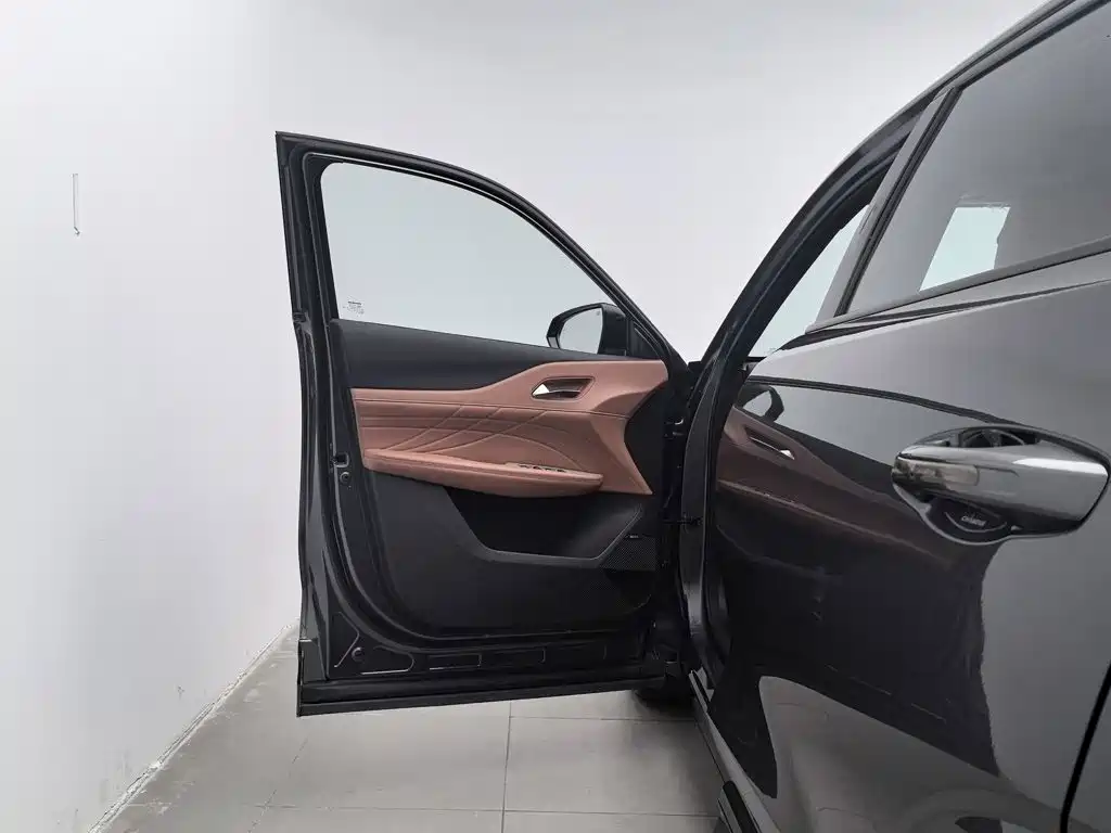 Changan UNI-Z New Energy — миниатюра 8