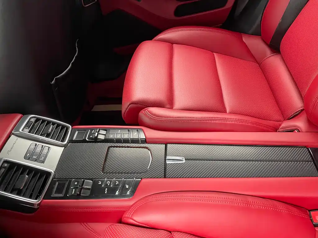 Porsche Panamera 2010 Panamera 4S 4.8L