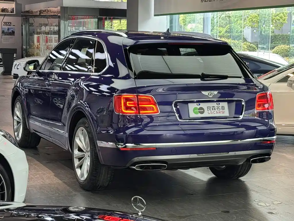 Bentley Bentayga 2017 6.0T Standard