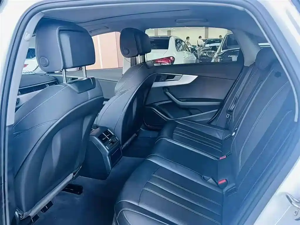 Audi A4L 2020 40 TFSI Fashion