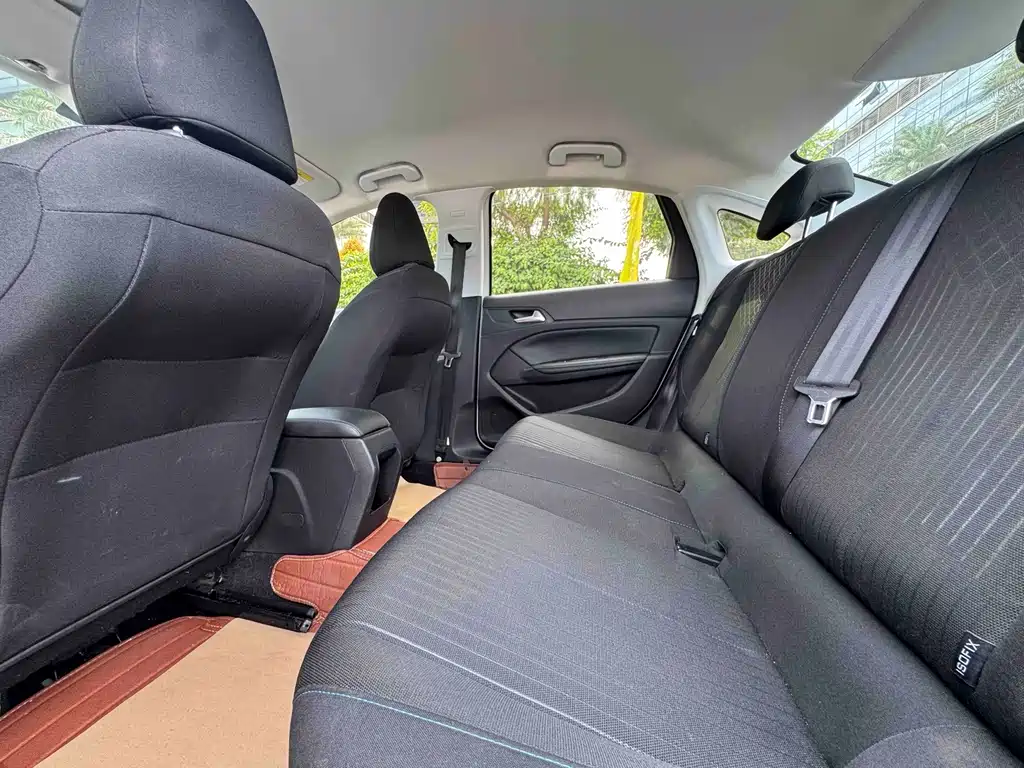Peugeot 308 — миниатюра 6