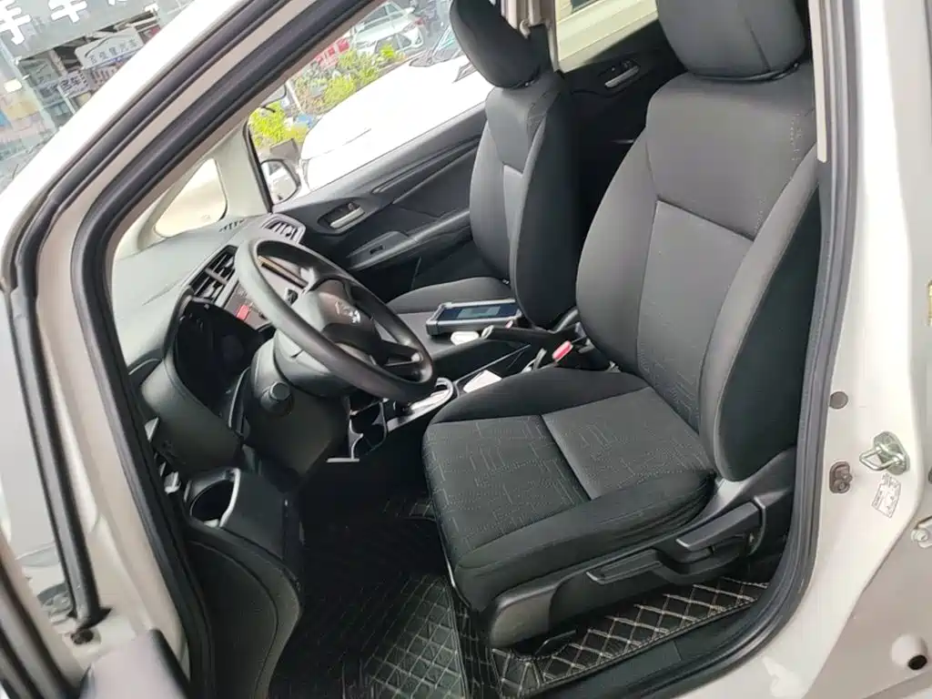 Honda Fit — миниатюра 15