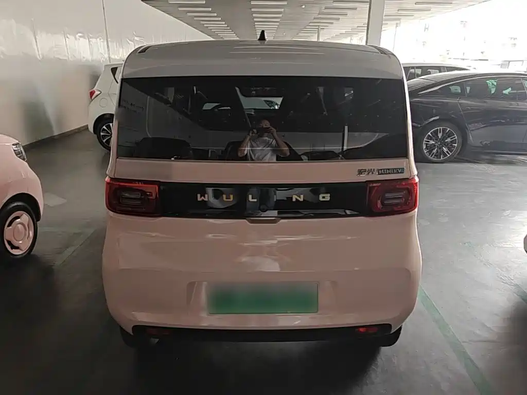 Wuling MINIEV — миниатюра 6
