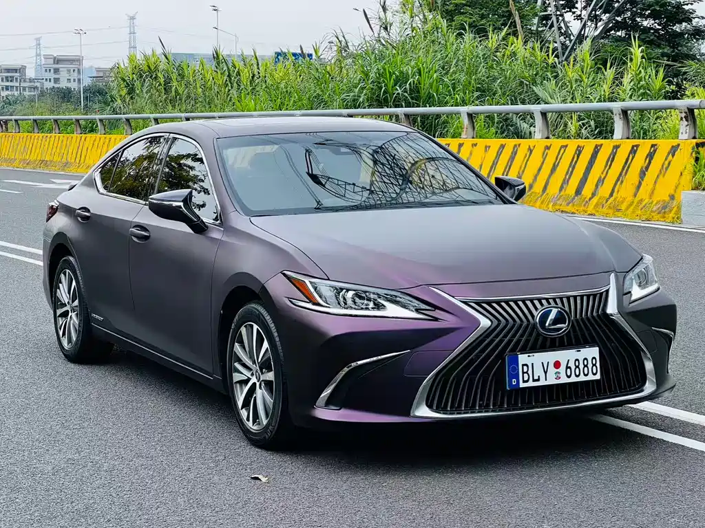 Lexus ES 2021