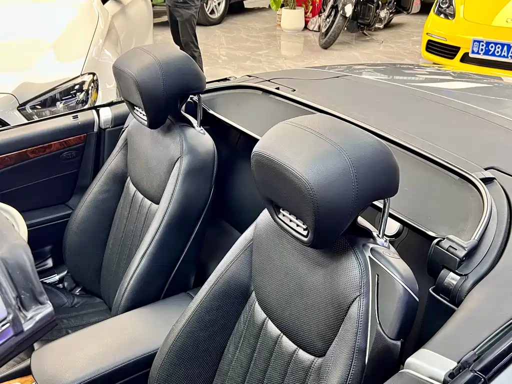 Mercedes-Benz SL-Class — миниатюра 13