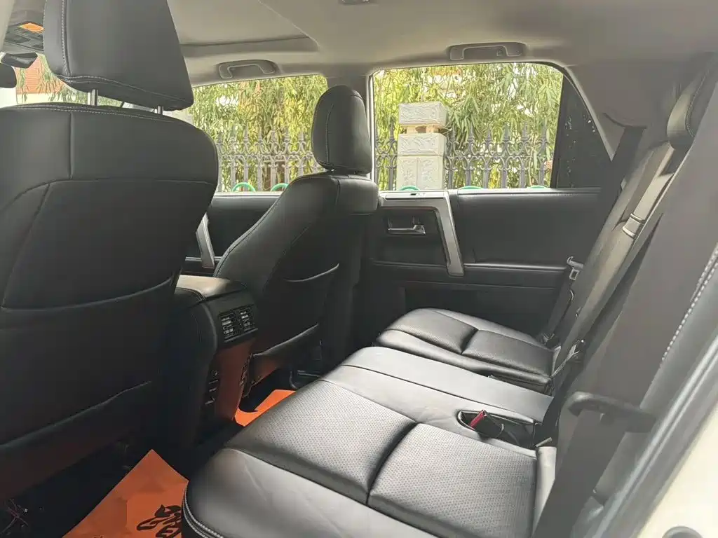 Toyota 4Runner — миниатюра 5