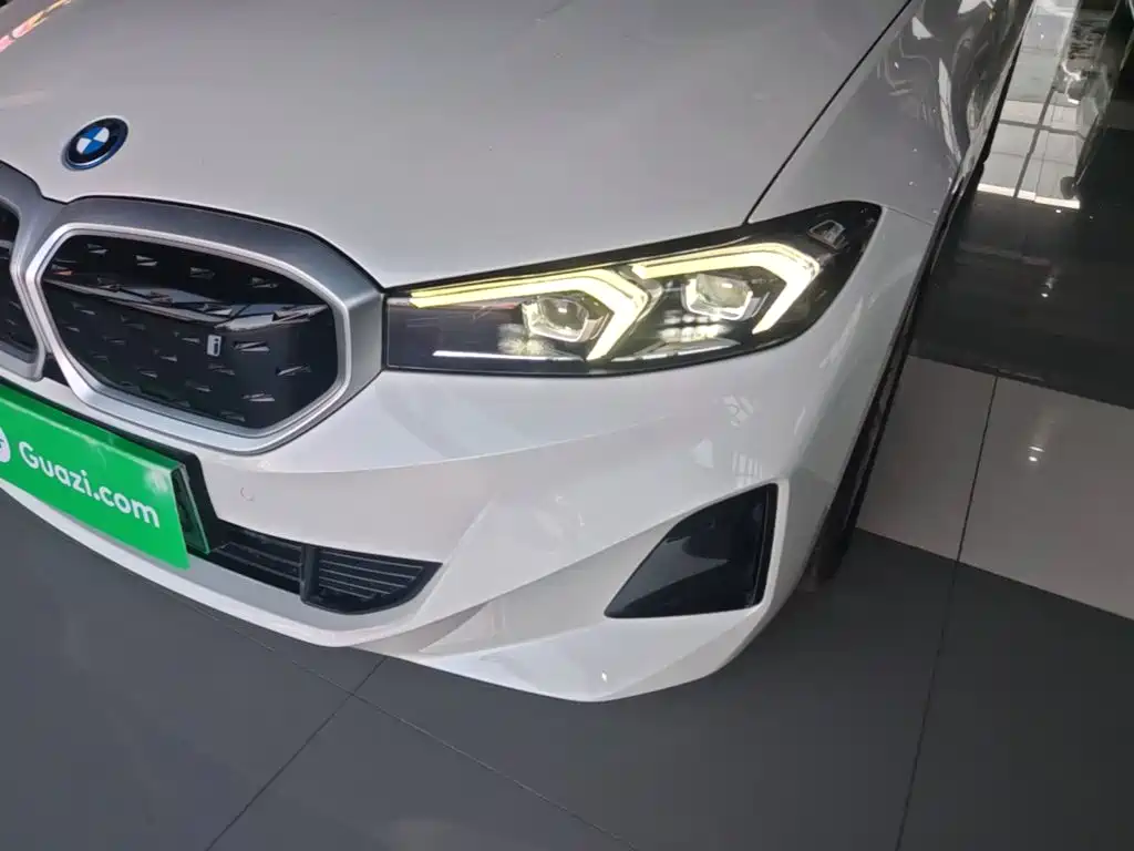 BMW i3 — миниатюра 24