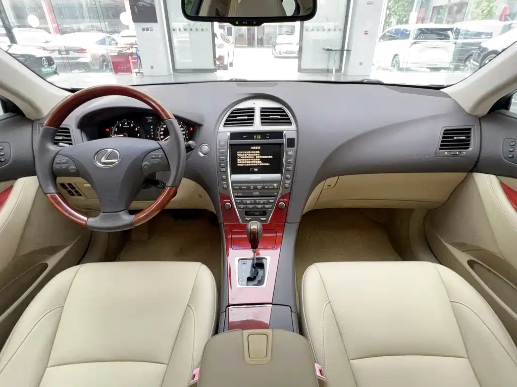 Lexus ES — миниатюра 20