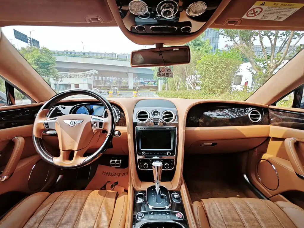 Bentley Flying Spur — миниатюра 8