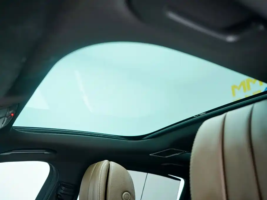 Mercedes-Benz E-Class — миниатюра 6