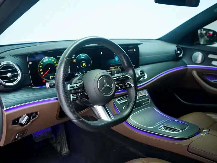 Mercedes-Benz E-Class — миниатюра 15