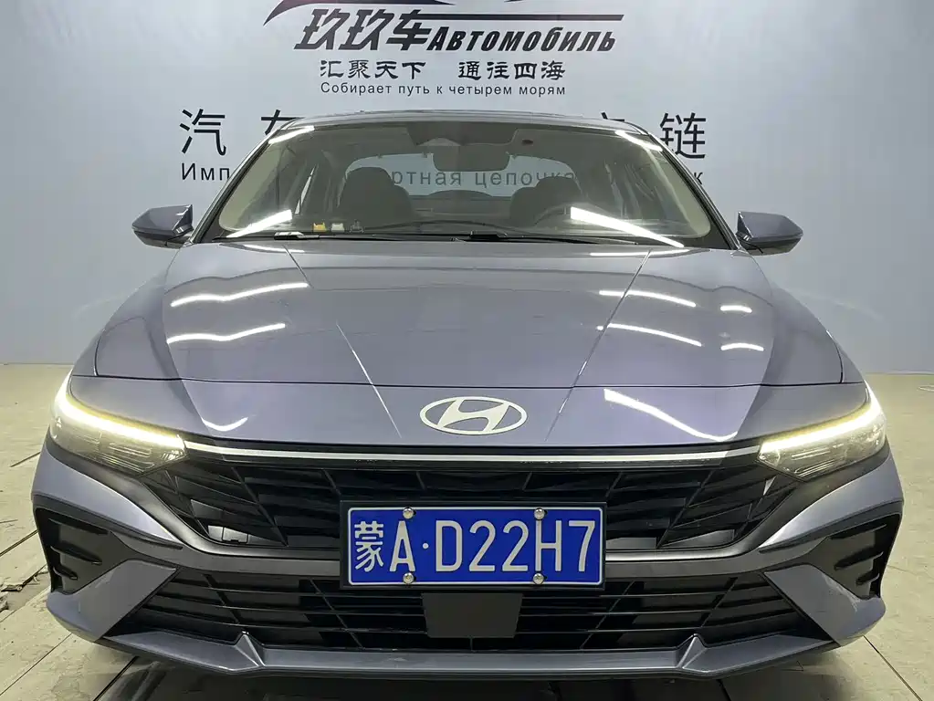 HYUNDAI ELANTRA