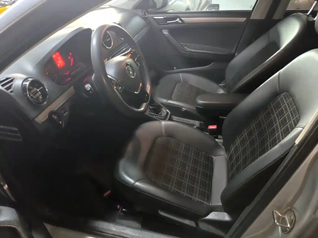 Volkswagen Jetta — миниатюра 15