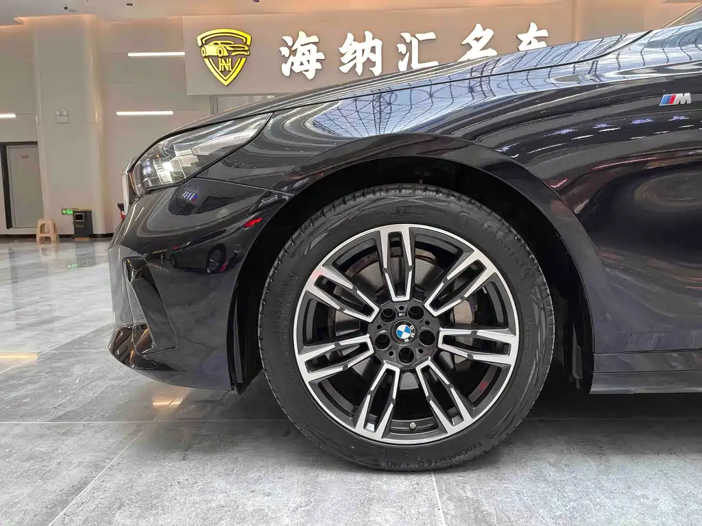 BMW 5 Series — миниатюра 16
