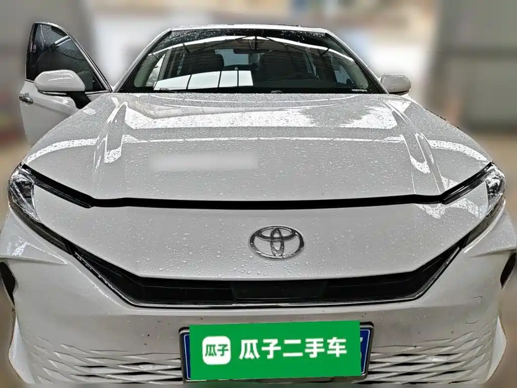 Toyota Camry — миниатюра 3