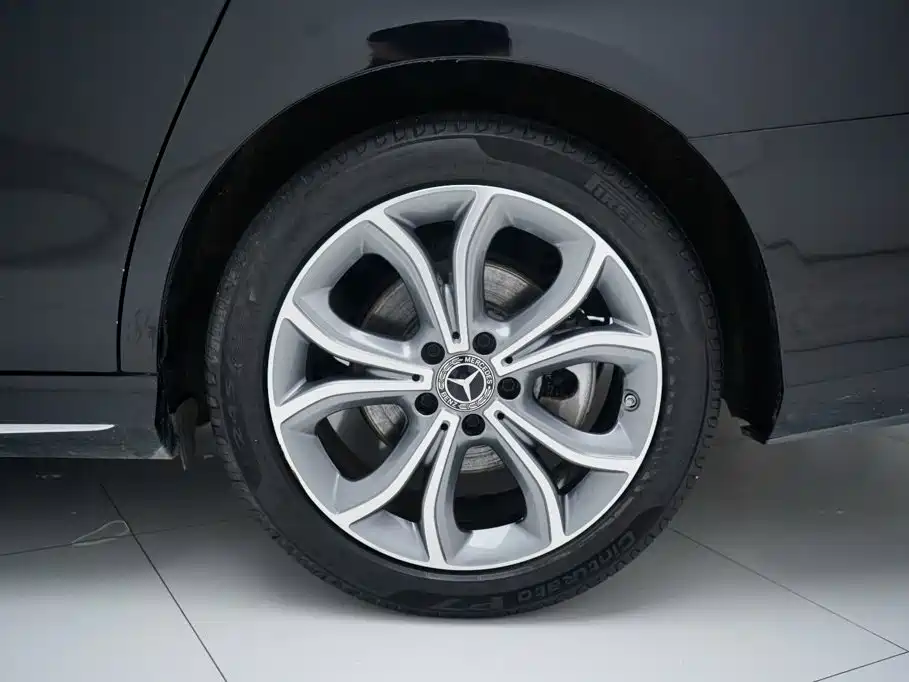Mercedes-Benz E-Class — миниатюра 23
