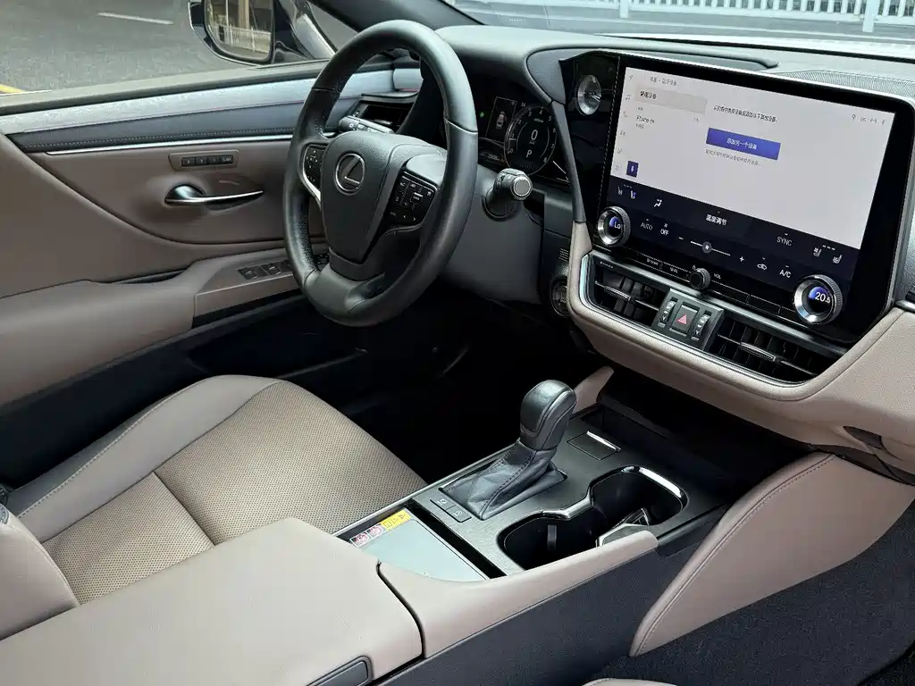 Lexus ES — миниатюра 8