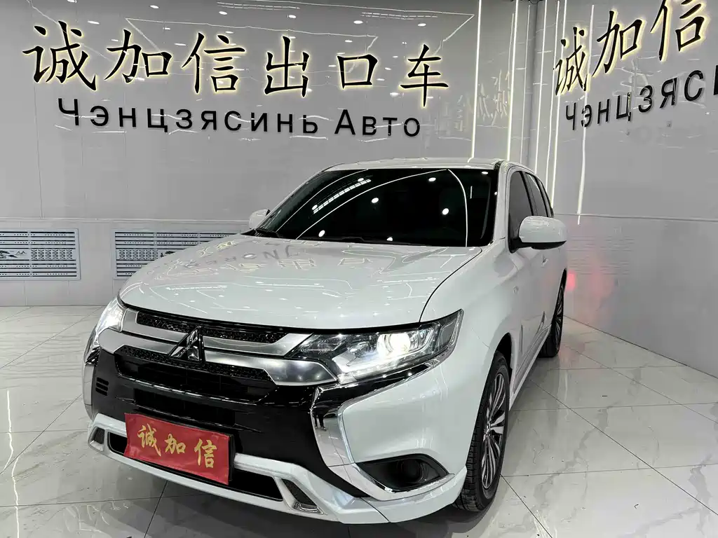 Mitsubishi Outlander 2023