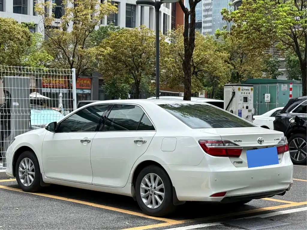 Toyota Camry 2016 2.0G Lead