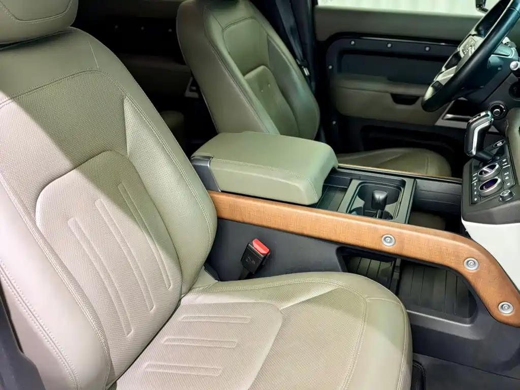 Land Rover Defender — миниатюра 20
