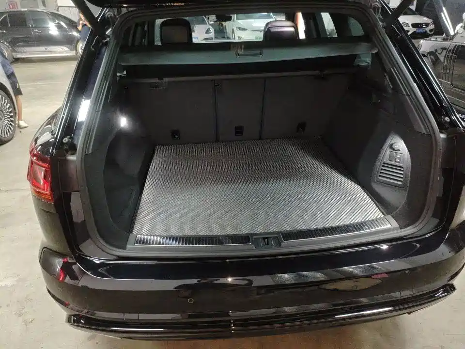 Volkswagen Touareg — миниатюра 8