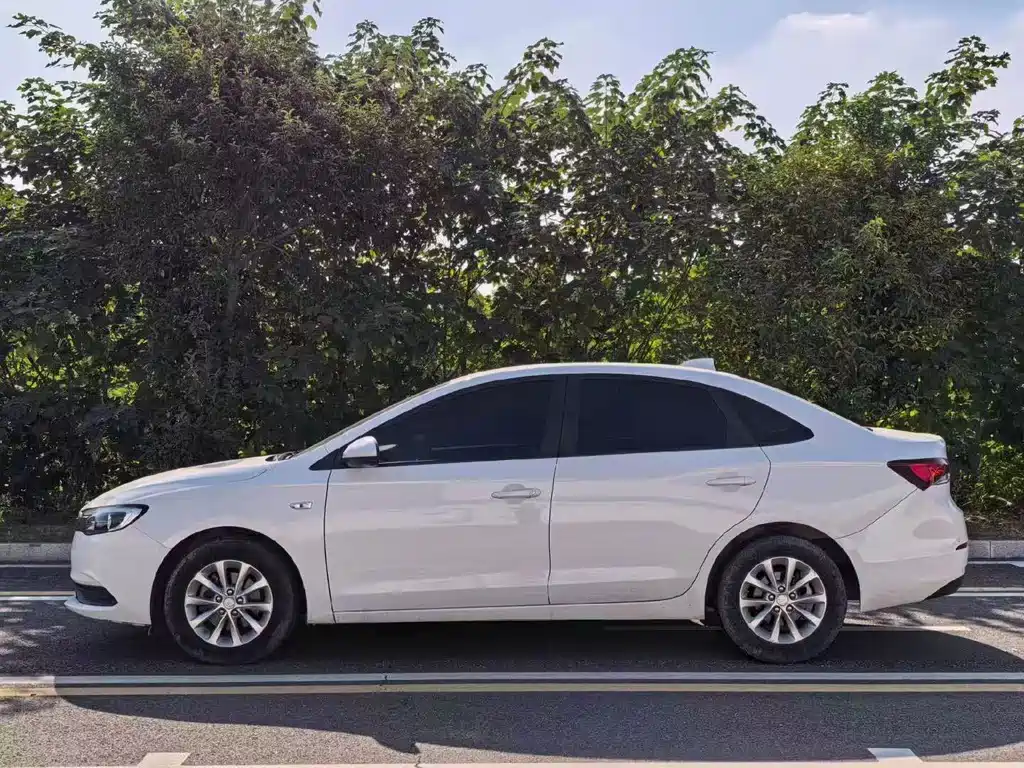Buick Excelle — миниатюра 3