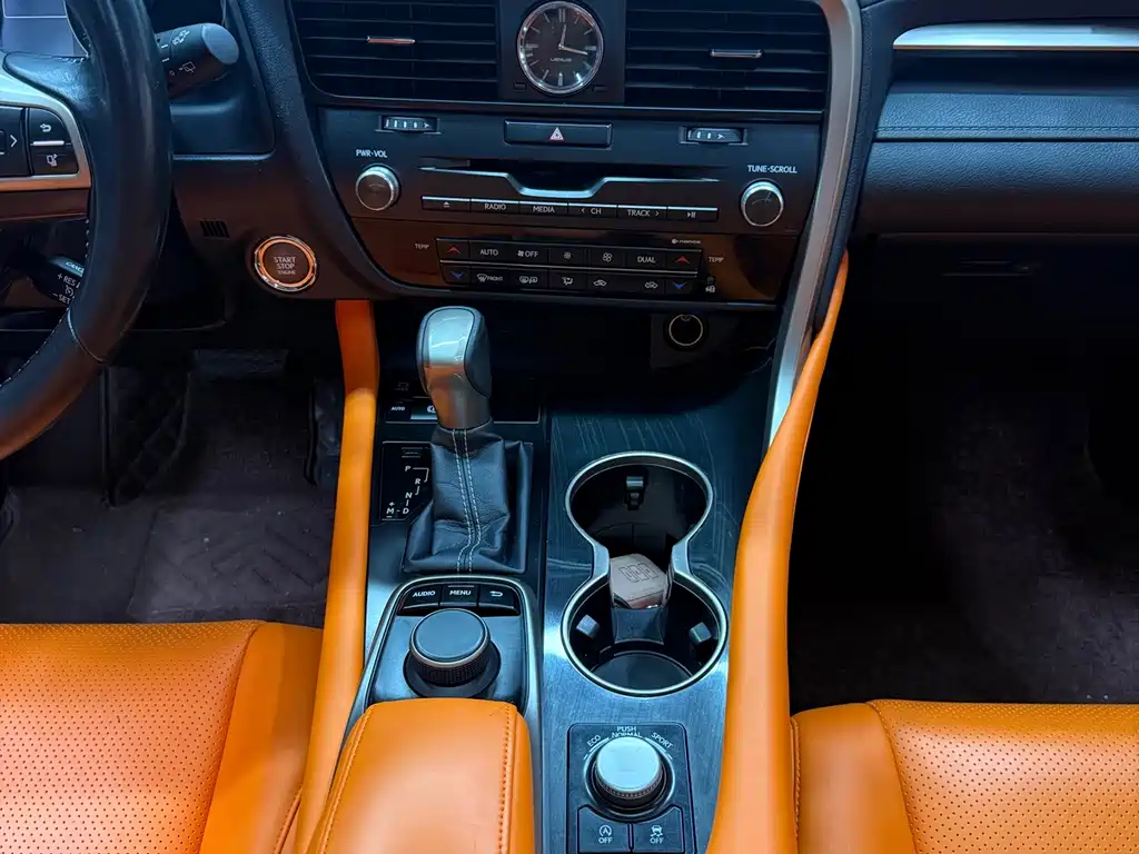 Lexus RX — миниатюра 13