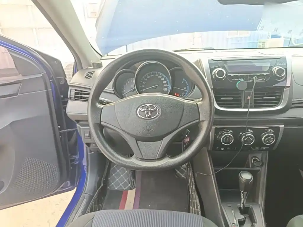 Toyota Yaris L — миниатюра 11