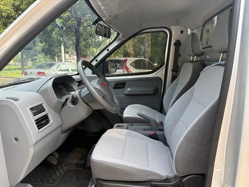 Wuling 五菱扬光电卡 — миниатюра 4