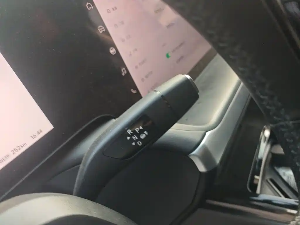 XPeng P7 — миниатюра 10