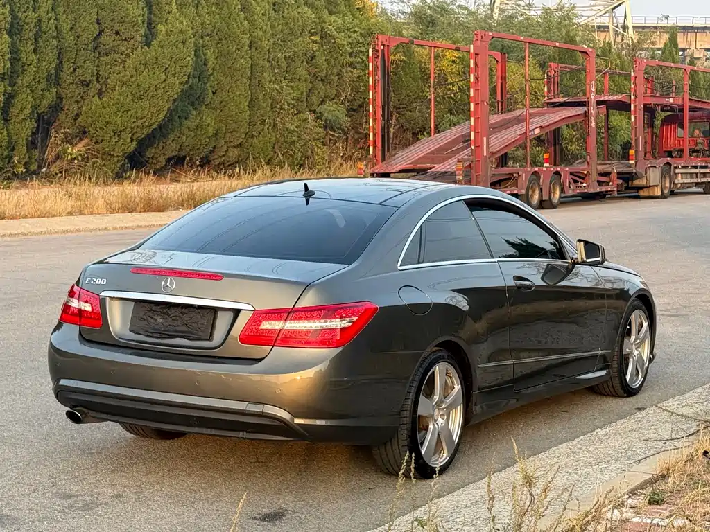 Mercedes-Benz E-Class (Import) — миниатюра 6