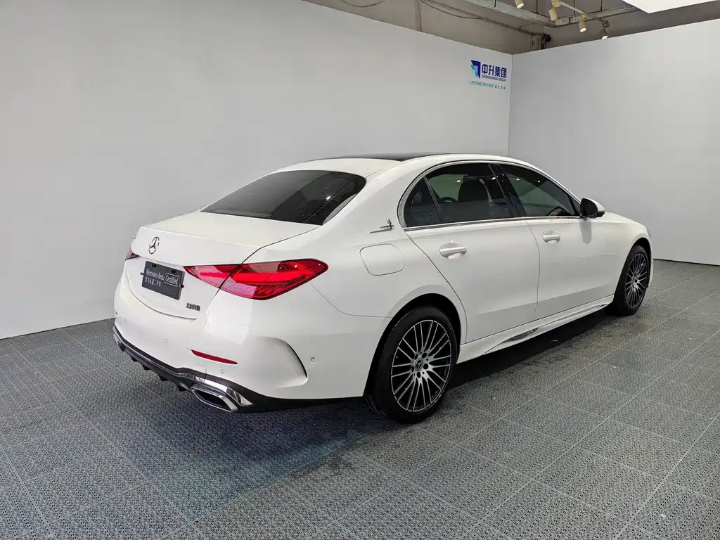 Mercedes-Benz C-Class — миниатюра 6