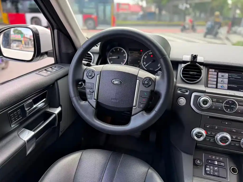 Land Rover Discovery — миниатюра 10