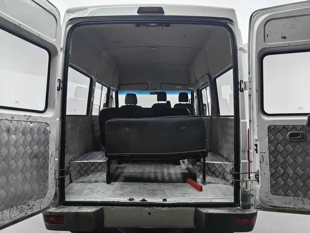 IVECO Daily — миниатюра 16