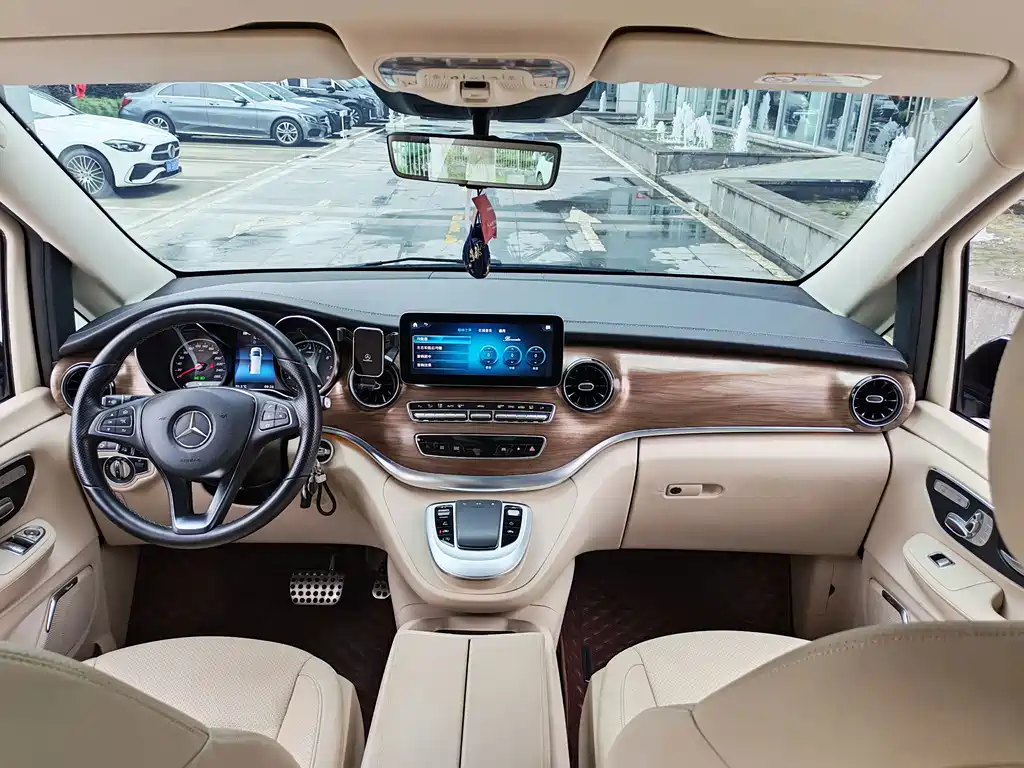 Mercedes-Benz V-Class — миниатюра 19